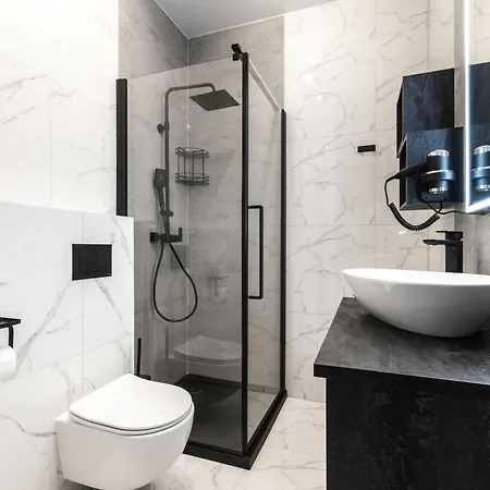 Doki Stocznia By Grand